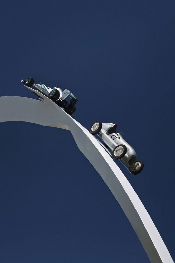 1-Mercedes-Benz-Racing-Car-Sculpture-by-Gerry-Judah-yatzer