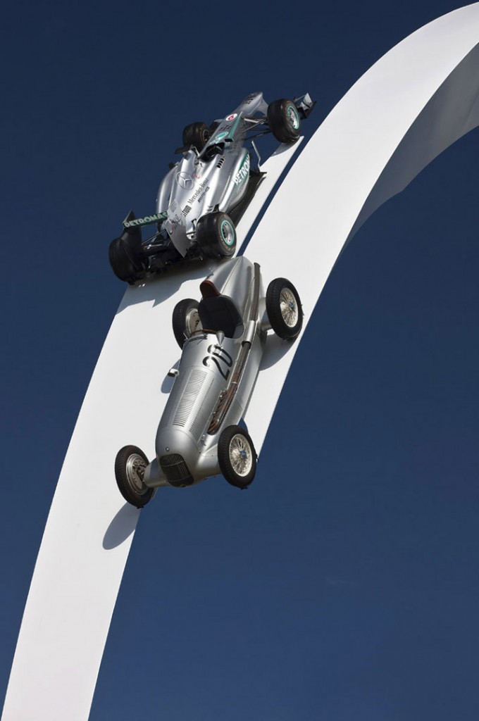 3-Mercedes-Benz-Racing-Car-Sculpture-by-Gerry-Judah-yatzer