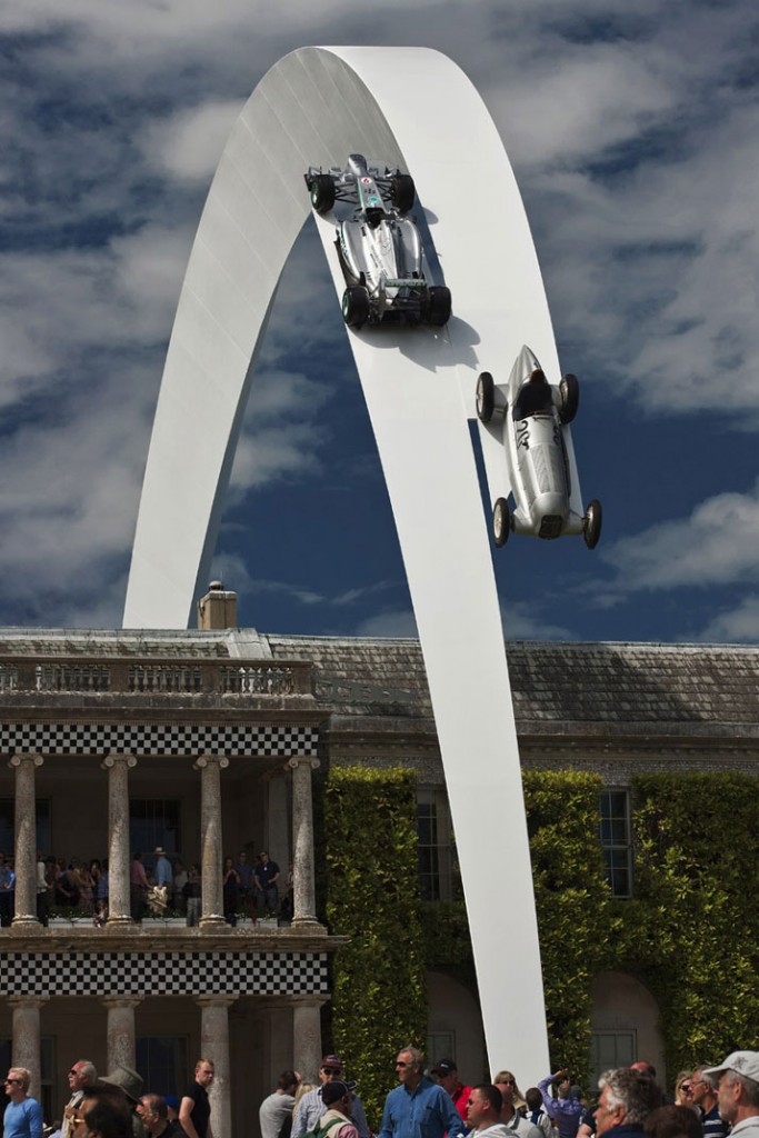 4-Mercedes-Benz-Racing-Car-Sculpture-by-Gerry-Judah-yatzer