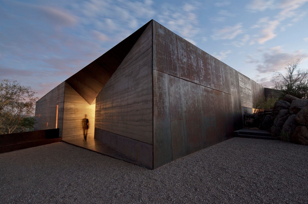 Desert-Courtyard-Wendell-Burnette-Architects-1