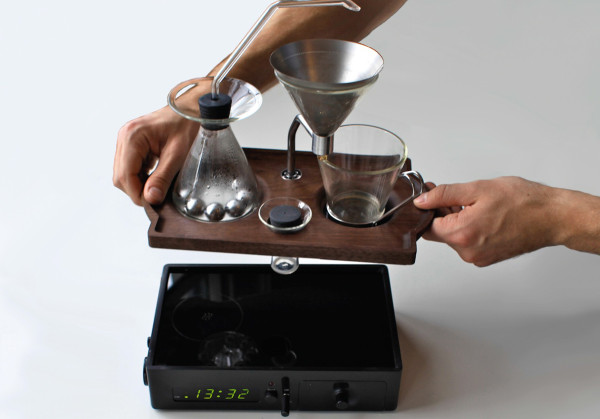 The-Barisieur-coffee-alarm-clock-15-600x419